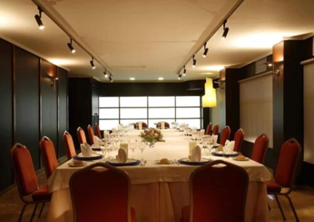 Hotel Ciudad De ויגו מתקנים תמונה